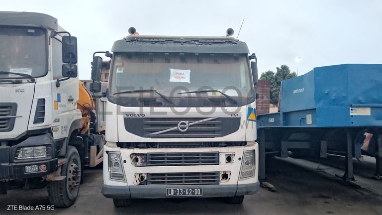 Camião Tractor 6X4 VOLVO FM 440 6x4