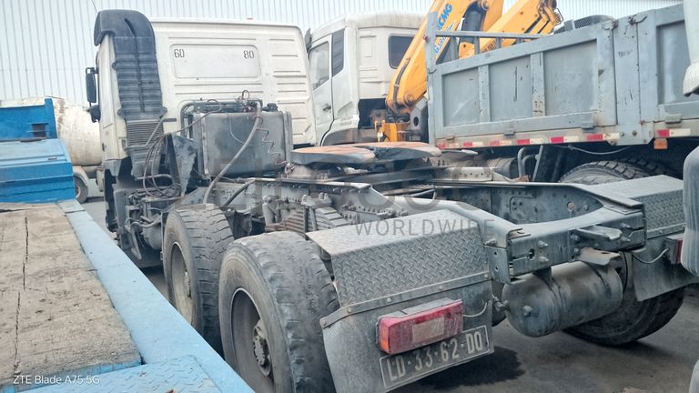 Camião Tractor 6X4 VOLVO FM 440 6x4