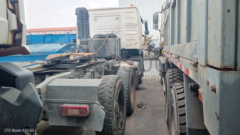 Camião Tractor 6X4 VOLVO FM 440 6x4