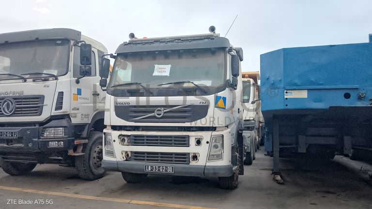 Camião Tractor 6X4 VOLVO FM 440 6x4