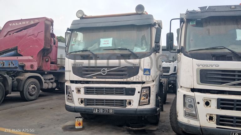 Camião Tractor 6X4 VOLVO FM 440 6x4