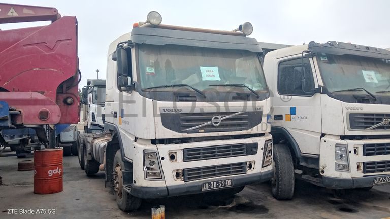 Camião Tractor 6X4 VOLVO FM 440 6x4