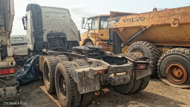 Camião Tractor 6X4 VOLVO FH 12 420 6x4
