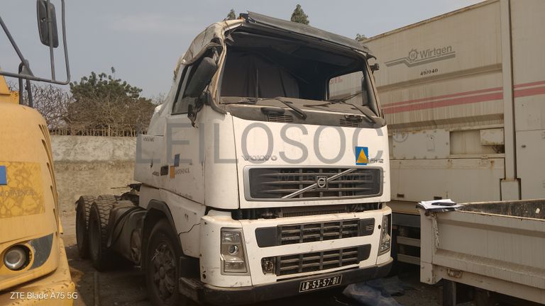 Camião Tractor 6X4 VOLVO FH 12 420 6x4