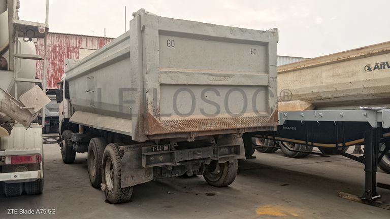 Camião Basculante Tras. 26 T (6X4) VOLVO FM 13-400 6x4
