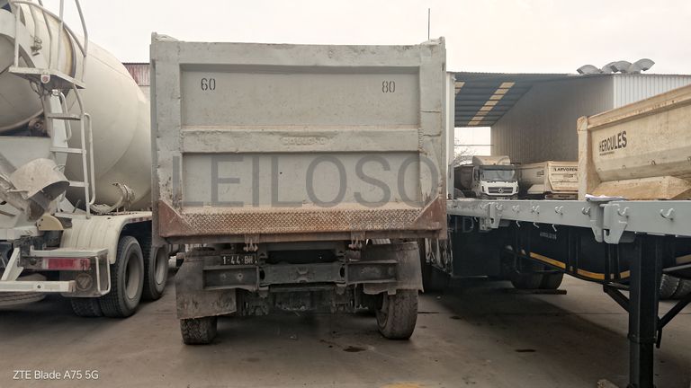 Camião Basculante Tras. 26 T (6X4) VOLVO FM 13-400 6x4