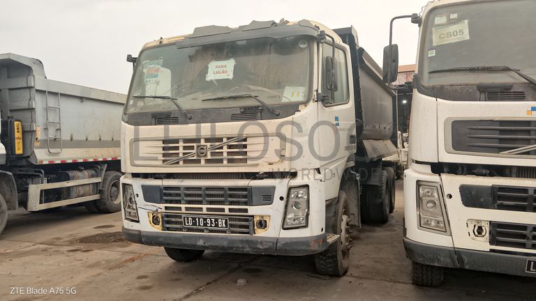 Camião Basculante Tras. 26 T (6X4) VOLVO FM 440 6x4