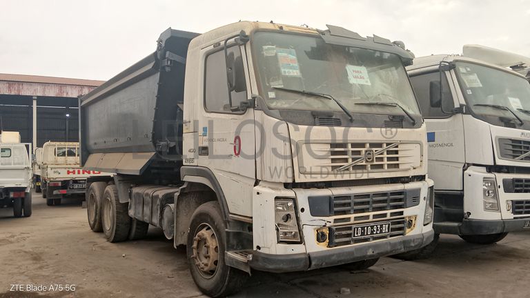 Camião Basculante Tras. 26 T (6X4) VOLVO FM 440 6x4