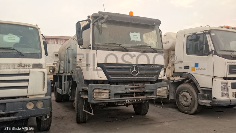 Camião Estrado-De-Lubrificação 3.000 L MERCEDES-BENZ AXOR 1829A/45