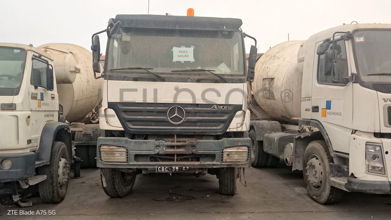 Camião Estrado-De-Lubrificação 3.000 L MERCEDES-BENZ AXOR 1829A/45