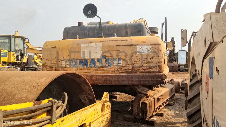 Retroescavadora de Pneus KOMATSU PC350-8