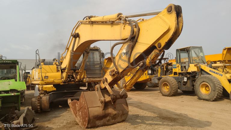 Retroescavadora de Pneus KOMATSU PC350-8