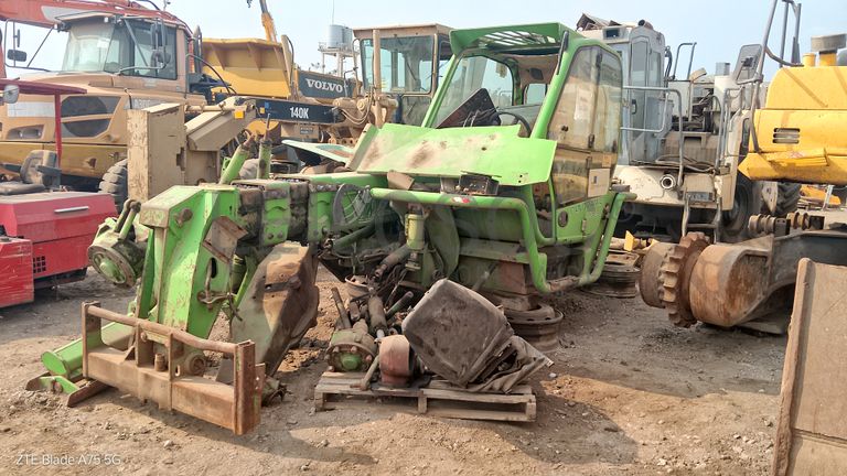 Multicarregador MERLO P38.12