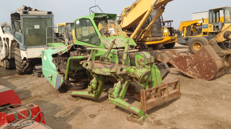 Multicarregador MERLO P38.12