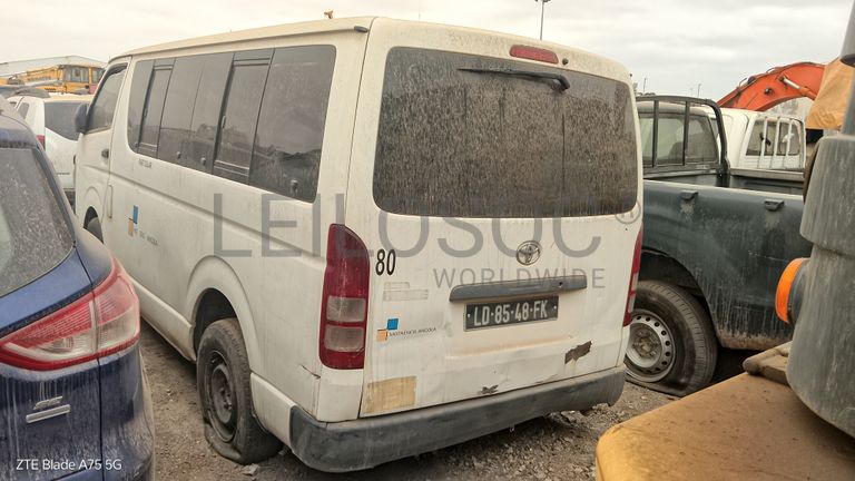 Mini-Autocarro TOYOTA HIACE 15 LUGARES 2.5 MT