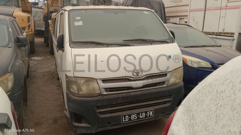 Mini-Autocarro TOYOTA HIACE 15 LUGARES 2.5 MT