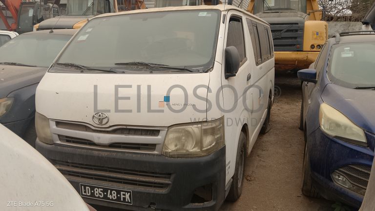 Mini-Autocarro TOYOTA HIACE 15 LUGARES 2.5 MT