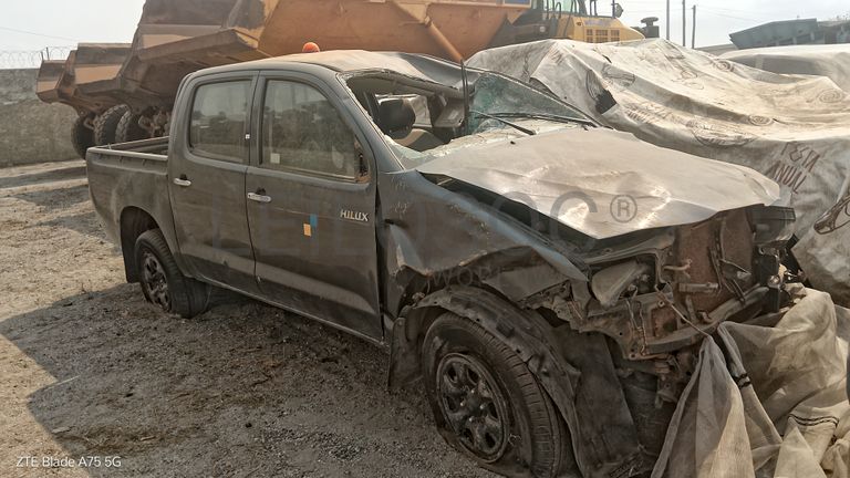 Veículo ligeiros de passageiros TOYOTA HILUX 4X4 CD STD 5L
