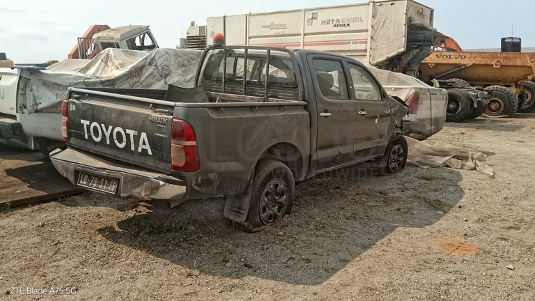 Veículo ligeiros de passageiros TOYOTA HILUX 4X4 CD STD 5L