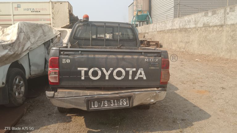 Veículo ligeiros de passageiros TOYOTA HILUX 4X4 CD STD 5L