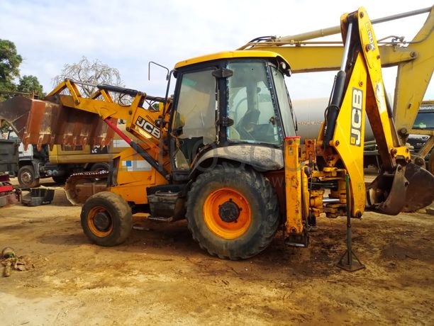 Retroescavadora de Pneus JCB 3CX (4T)