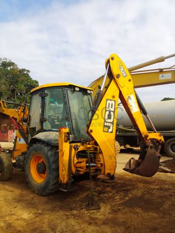 Retroescavadora de Pneus JCB 3CX (4T)