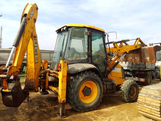 Retroescavadora de Pneus JCB 3CX (4T)