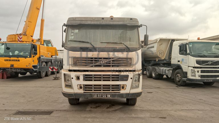 Camião Basculante Tras. 26 T (6X4) VOLVO FM 13-400 6x4