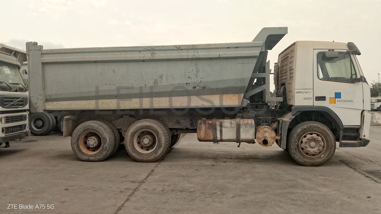 Camião Basculante Tras. 26 T (6X4) VOLVO FM 13-400 6x4