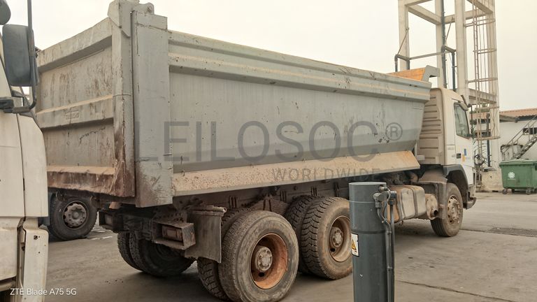 Camião Basculante Tras. 26 T (6X4) VOLVO FM 13-400 6x4