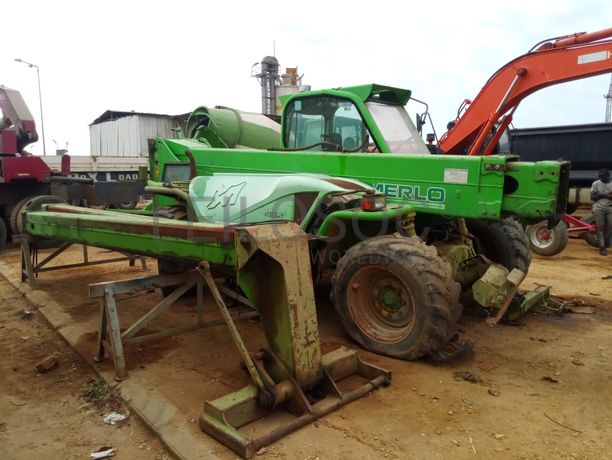 Multicarregador MERLO P40.17 EE