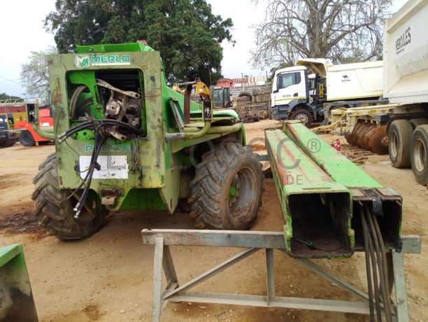 Multicarregador MERLO P40.17 EE