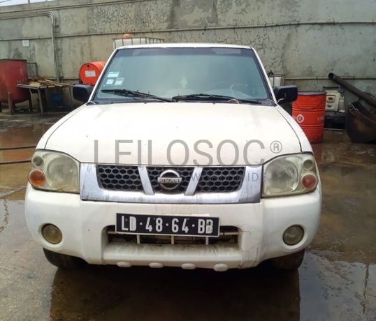 Veículo ligeiros de passageiros NISSAN PICK UP D/C 4X4