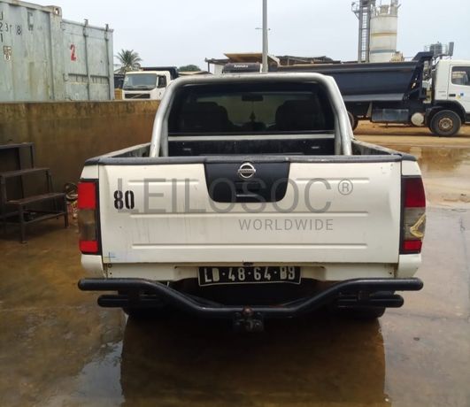 Veículo ligeiros de passageiros NISSAN PICK UP D/C 4X4