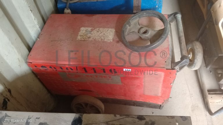 Lote constituído por 55 equipamentos