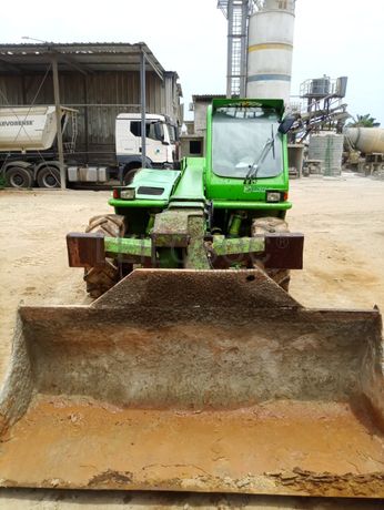 Multicarregador MERLO P38.13 EE