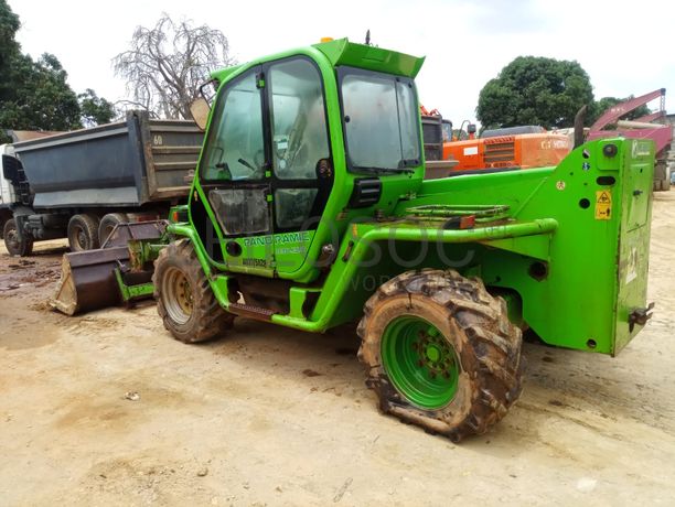 Multicarregador MERLO P38.13 EE