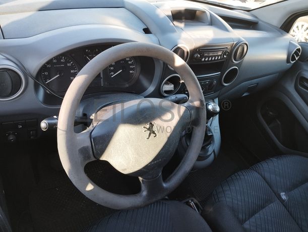 Fotografia 8 de 9: Peugeot Partner 1.6 HDi · Ano 2010