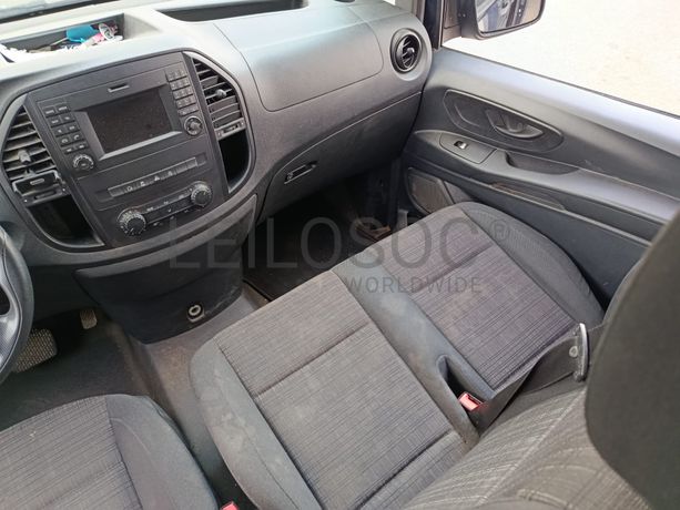 Mercedes-Benz Vito Tourer 116CDI · 9 Lugares · Ano 2018