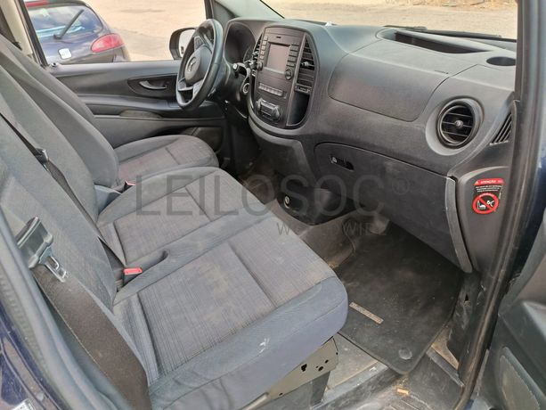 Mercedes-Benz Vito Tourer 116CDI · 9 Lugares · Ano 2018