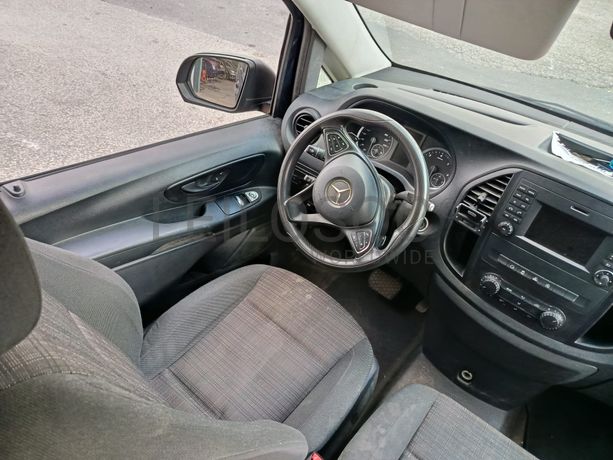 Mercedes-Benz Vito Tourer 116CDI · 9 Lugares · Ano 2018