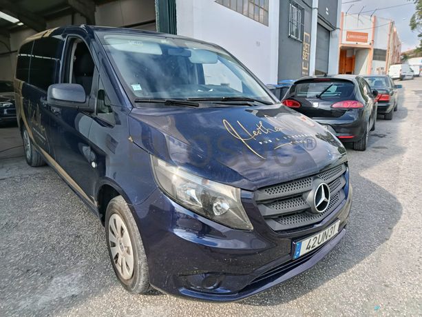 Mercedes-Benz Vito Tourer 116CDI · 9 Lugares · Ano 2018