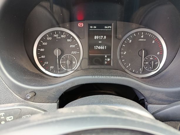 Mercedes-Benz Vito Tourer 116CDI · 9 Lugares · Ano 2018