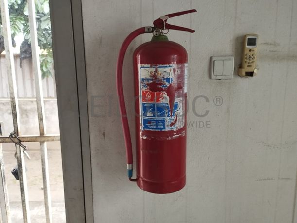 Pallet Jack e Extintores de incêndio
