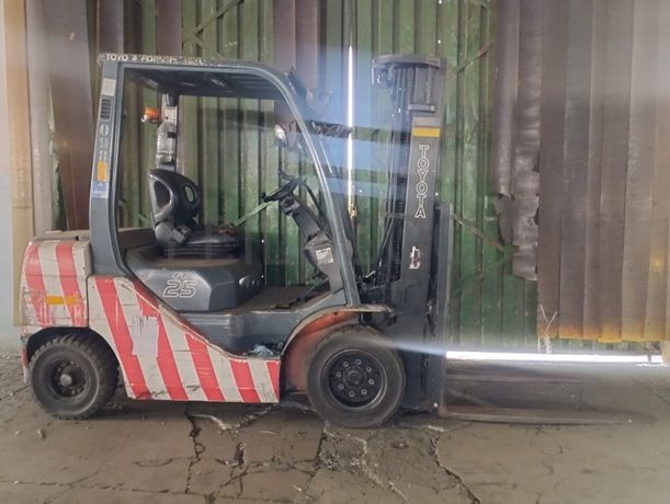 Empilhadeira Toyota 62-8FD25