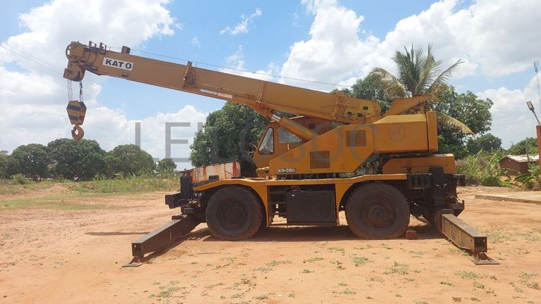 Grua Kato KR-250