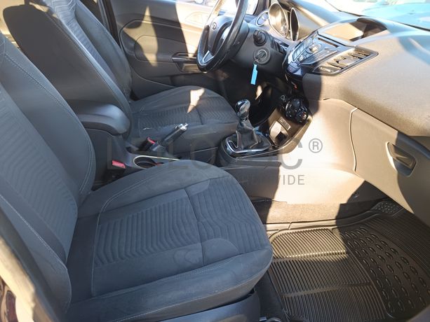 Ford Fiesta · Ano 2013