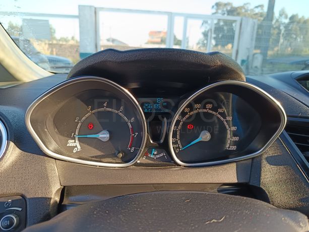Ford Fiesta · Ano 2013