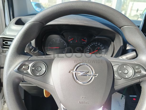 Opel Combo · Ano 2022