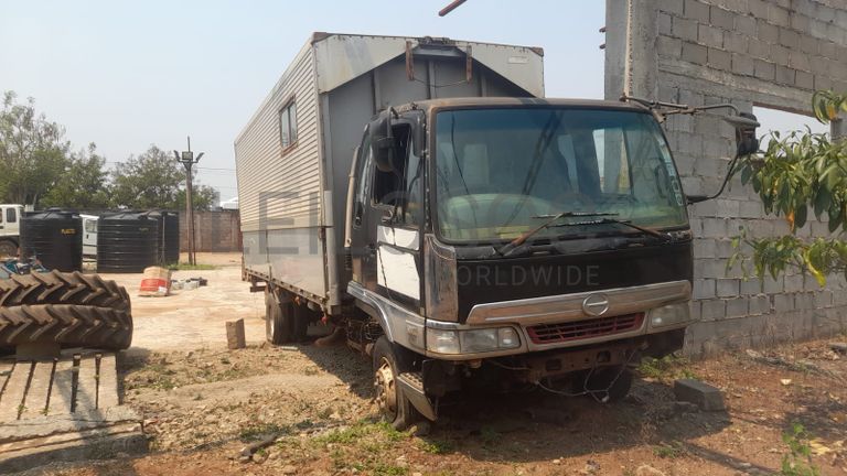 Hino Ranger_4,80m - 2001